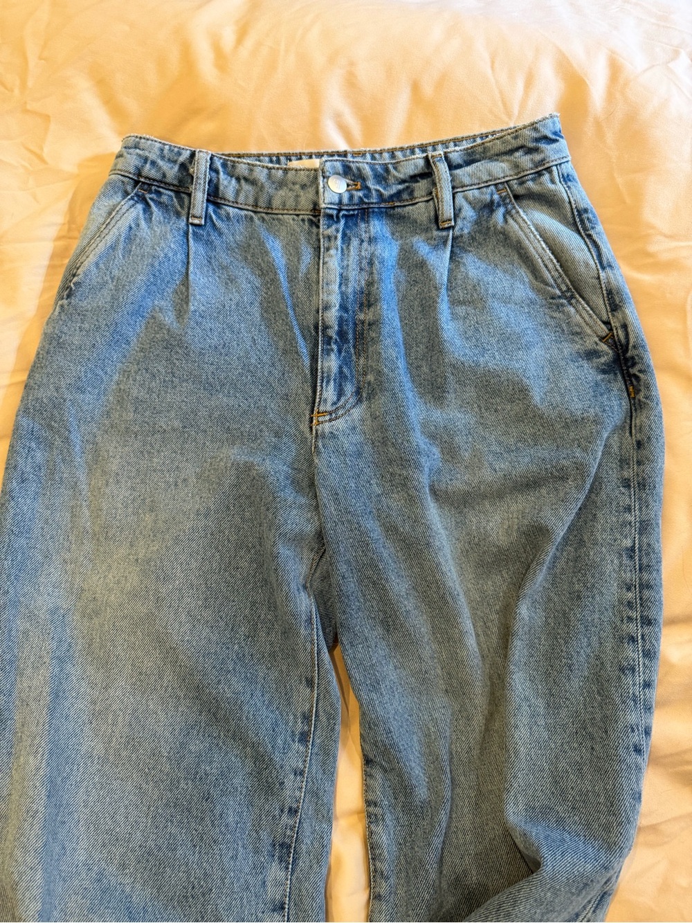 Anthropologie Pilero High-Rise
Pleated Cuff Trouser Jeans - Picture 4 of 8